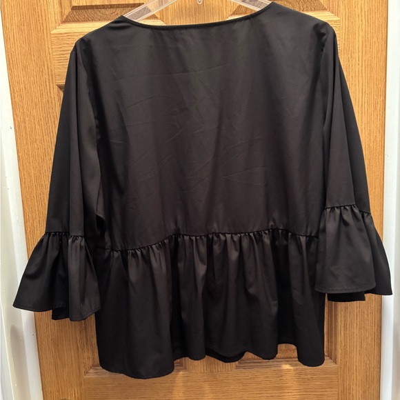 SHEIN Black shirt with white buttons and bell sleeves - Picture 2 of 7